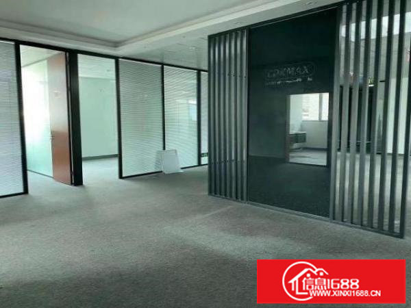 龙华清湖地铁站附近楼上整层精装修厂房1400平方出租