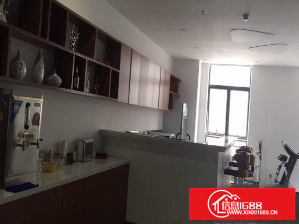 龙华大浪，整层2300平，带装修水电齐全