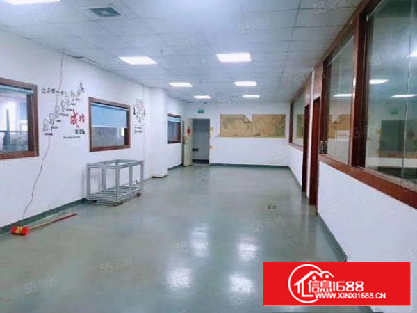 新桥第三工业区楼上880平带精装修出租