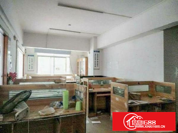 企石企石村出租300平米带办公室和电路独院一楼厂房