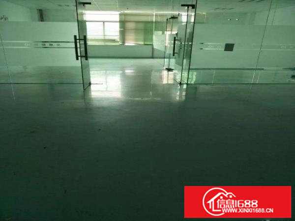 平湖华南城南门新木村标准厂房一楼2000平出租