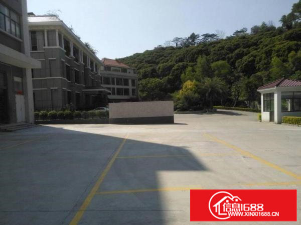 凤岗花园式工业区二，三楼各1500平米出租