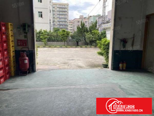 龙岗坪地四方铺旁，一楼厂房300平，400平出租，可分租