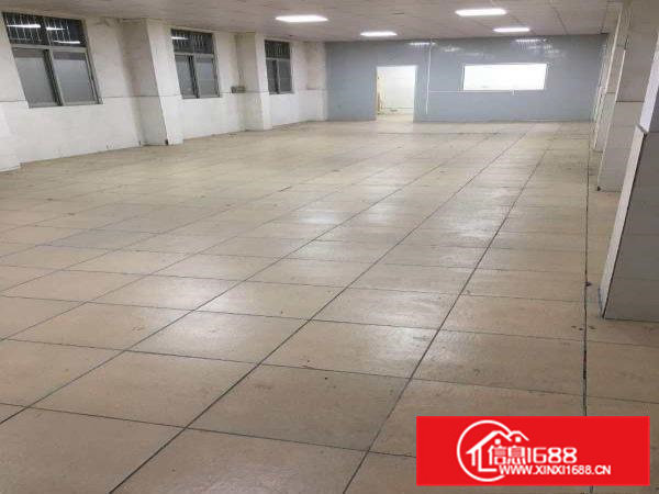 桥头镇新出三楼分租350平方厂房，现成货梯！