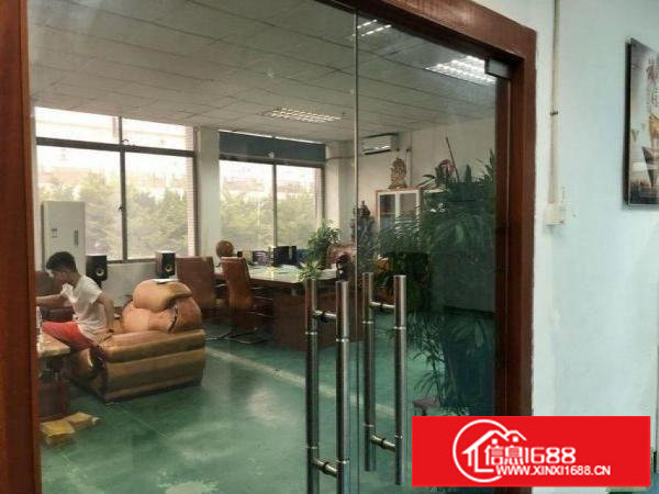 横岗恒丰路680平米精装修厂房出租，不要转让费