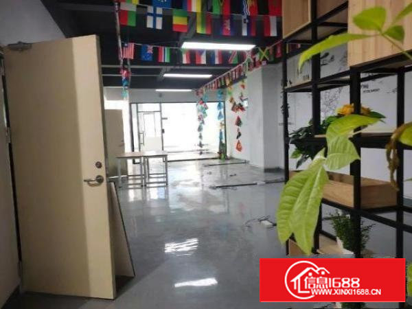 沙井后亭楼上230平，带装修，有玻璃两间办公室。独立洗手间门