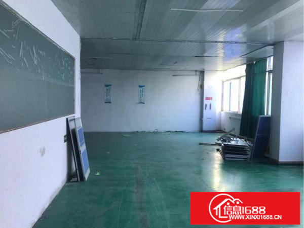 平湖富民工业区楼上现成装修280平米厂房招租