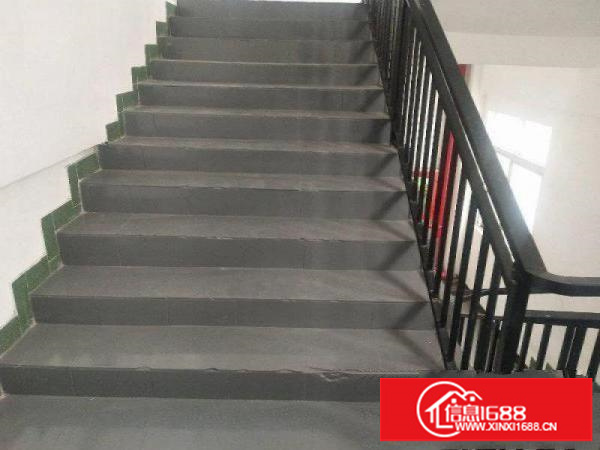 布吉丹竹头附近楼上200平米工贸型厂房出租