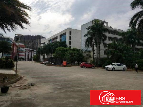 常平漱新工业区带装修独院标准三层厂房4000平米出租，形象好