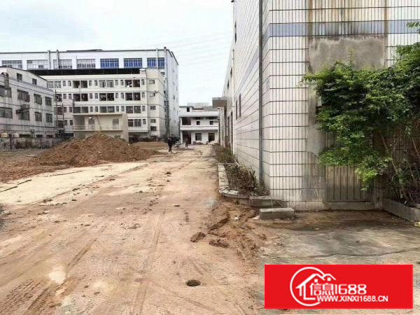 长安上角独院带牛角900平厂房出租(层高7.5米）