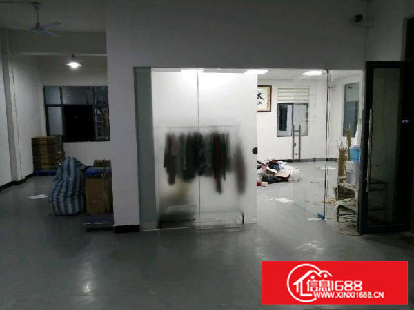 450平精装修厂房转租。