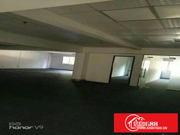 布吉独栋厂房8400平出租大小可分租