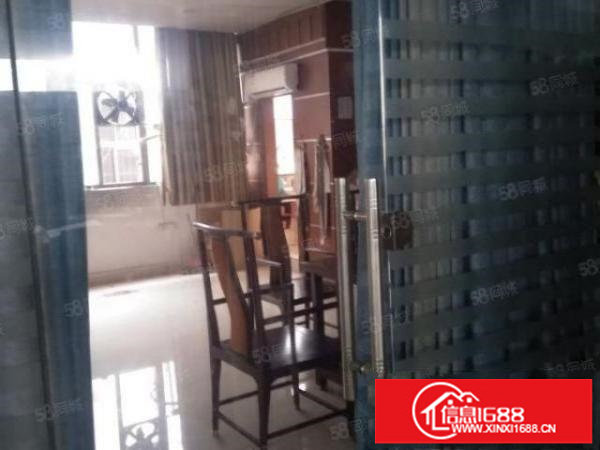 爱联工业区内带装修500平米厂房出租，有货梯好招工