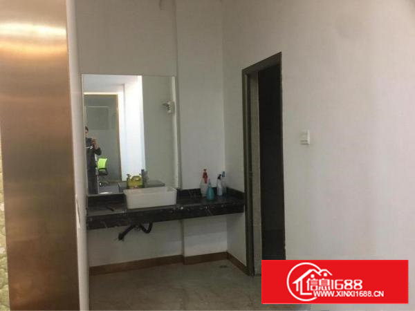 松岗东方大田洋一楼2000平方原房东红本厂房招租