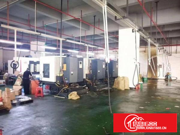 长安街口一楼800平方厂房招租，层高5.5米配两组大主电线