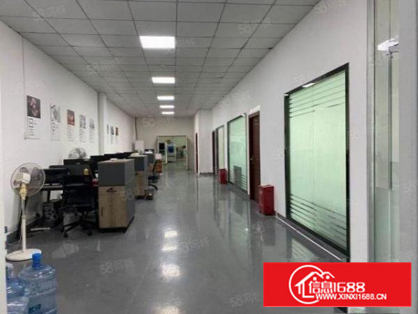 石岩原房东700平精装修。不要转让费，3两台电梯厂房出租