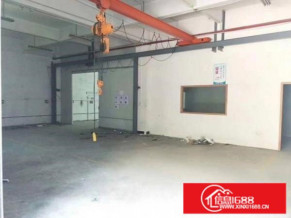 长安乌沙新出一楼400平方带有航车厂房，有办公室，水电齐全