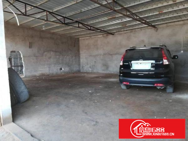 大亚湾中心区惠大高速出口附近，600平米厂房