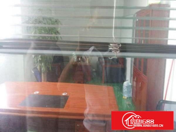 凤岗官井头带装修厂房出租800平方近大运城邦