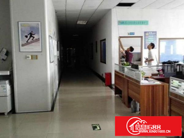 坂田地铁口金方华产业园新出3楼1000平带精装修适合办公贸易