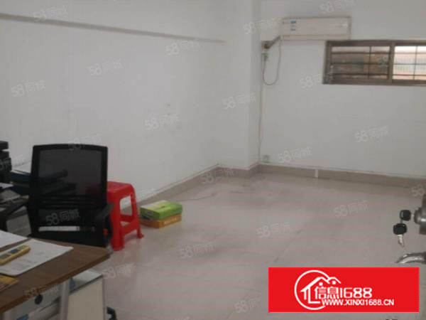 西乡地铁口200平精装修办公室大马路边交通便利