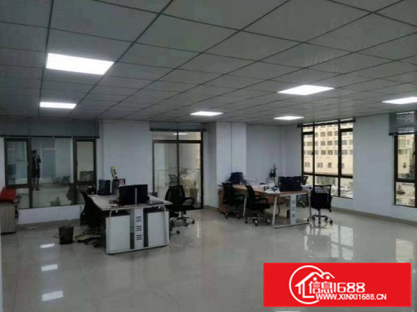 小捷滘工业区现成电子办公加工厂房楼上700平方，豪华装修