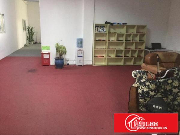 第三工业区双电梯精装修750平方，有车间。