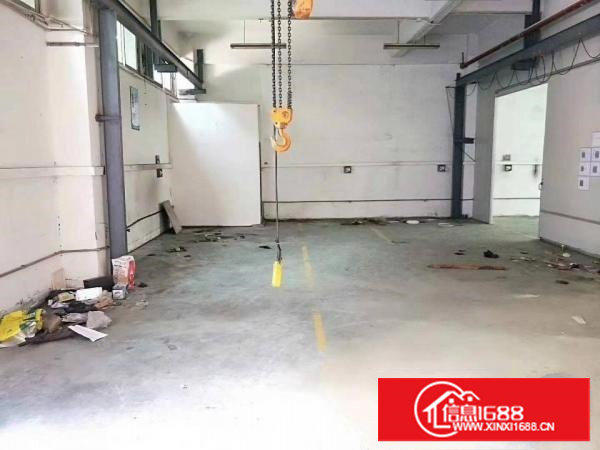 长安乌沙新出一楼400平方带有航车厂房，有办公室，水电齐全