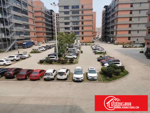 凤岗五联新出一楼2600平米带牛角水电到位厂房出租300起租