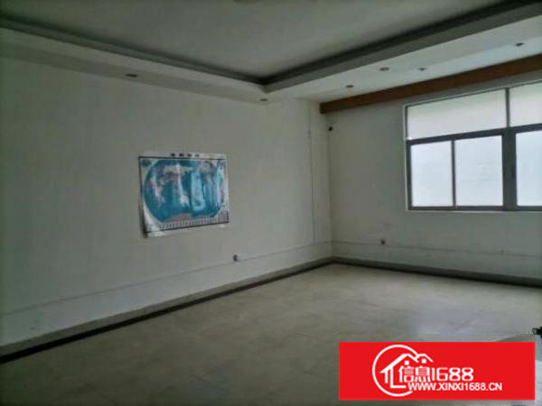 厂房出租，龙岗爱联嶂背原房东二楼1200平，可大小分租。