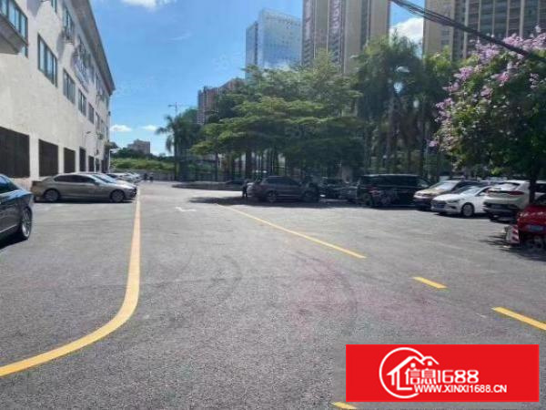 坂田商业汽车4S店一楼2400平方招租，大小可分租