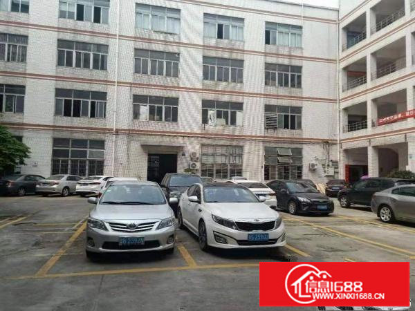 平湖辅城坳工业区新出带装修办公室厂房楼上整层1450平方招租