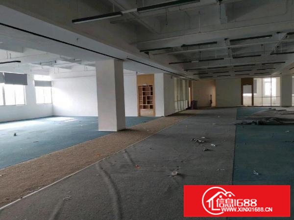 横岗地铁口精装修厂房便宜出租，可以分租