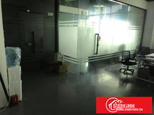 布吉丹竹头350平厂房出租带装修