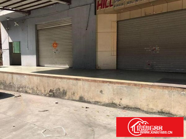 布吉地铁旁一楼400平厂房空地大、可进大货车