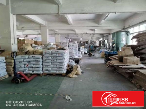 凤岗黄洞1300平厂房，门口空地大，适合纸箱加工玩具等行业