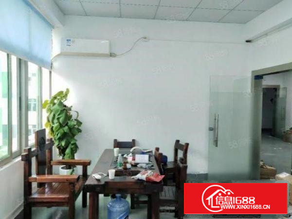 西乡，鹤州，楼上带精装修875平厂房，31格局，水电到位！