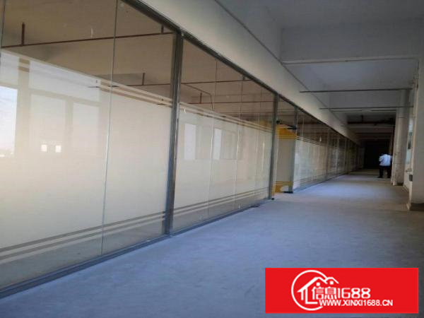 豪华玻璃幕墙工业厂房！有电梯4楼650平方厂房出租