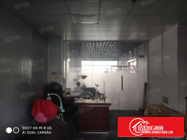 石岩园岭大道附近三楼1000平厂房出租