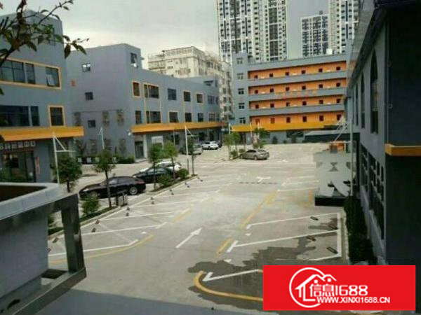 龙城广场地铁口楼上500平创意园出租，可分租