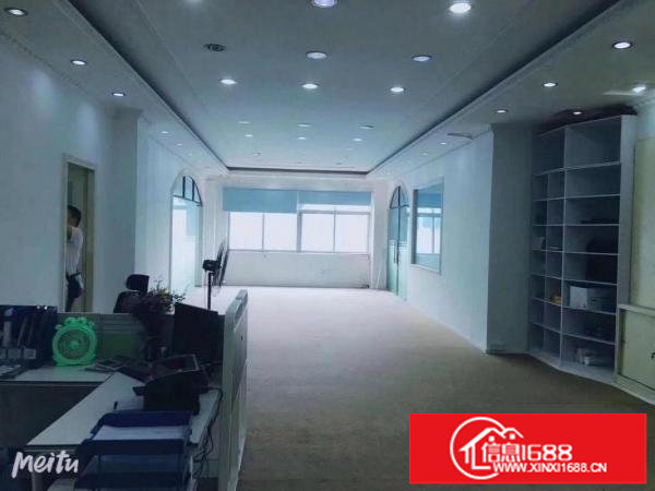 租18块坪地新出楼上厂房1000平现成装修，装修大气