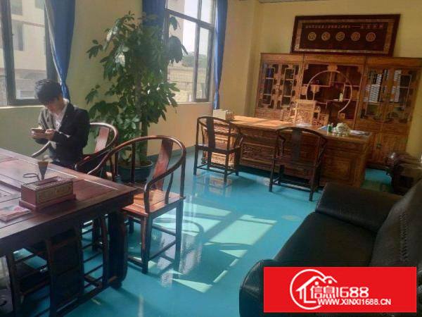 坪地北通道标准厂房二楼1620平精装办公室