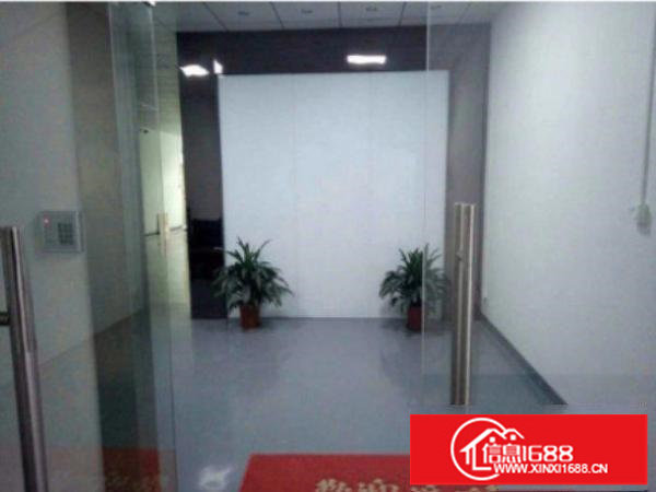 平湖上木古标准厂房一楼1100平带精装修厂房水电齐全空地大