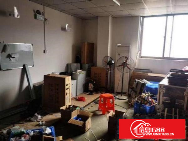 企石东山村350平米精装修一楼厂房出租