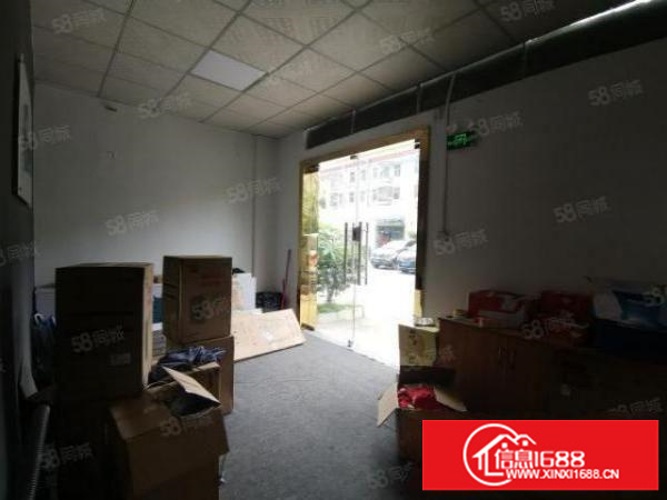 龙岗坂田地铁口附近新出1楼630平精装修厂房出租。