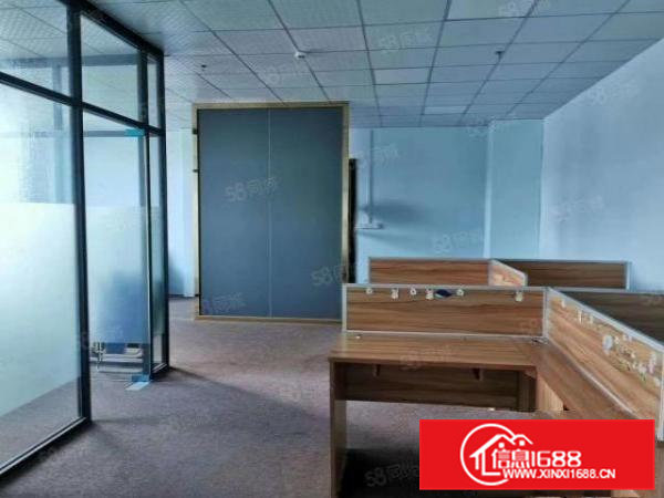 凤岗雁田新出楼上精装修厂房700平方出租紧挨深圳地区