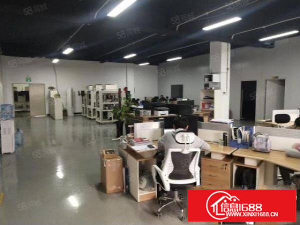 深圳龙华区大浪楼上700带装修厂房出租！