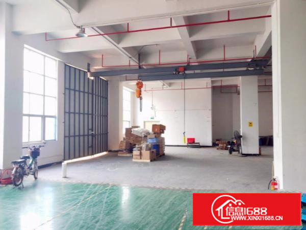 塘厦林村高速出口一楼1000平方带航车厂房招租