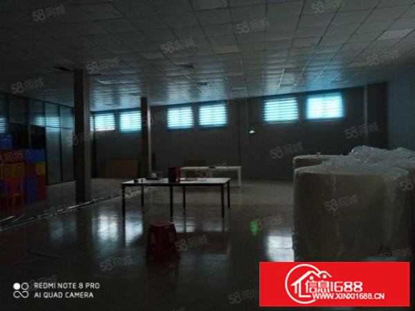 出租龙岗区横岗一楼钢构350平带装修空地大原房东