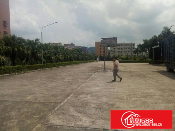 独院4700平方超大空地厂房出租